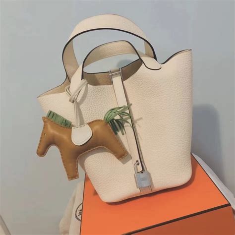 hermes lindy 26 price hong kong|Hermes lindy 26 price singapore.